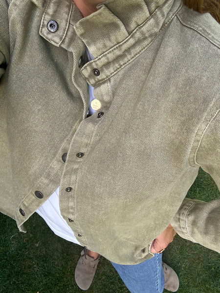 Sur-chemise June kaki délavée (livraison à partir du 1 er Octobre)