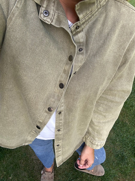 Sur-chemise June kaki délavée (livraison à partir du 1 er Octobre)