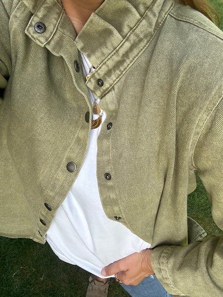 Sur-chemise June kaki délavée (livraison à partir du 1 er Octobre)